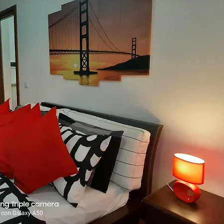 Hillary E Vale Gæstehus