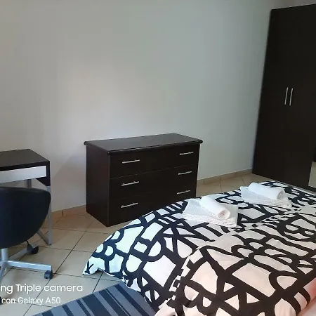 Casa de hóspedes Hillary E Vale *