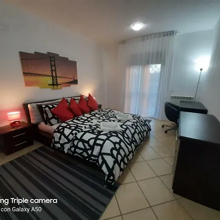 Guest house Hillary E Vale *