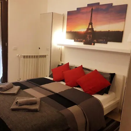 Hillary E Vale Casa de hóspedes Roma