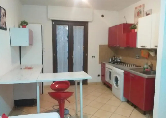 招待所 Hillary E Vale *