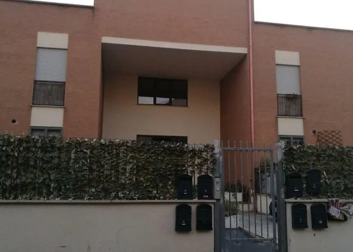 Hillary E Vale 招待所 罗马