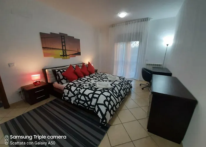 Pensión Hillary E Vale *