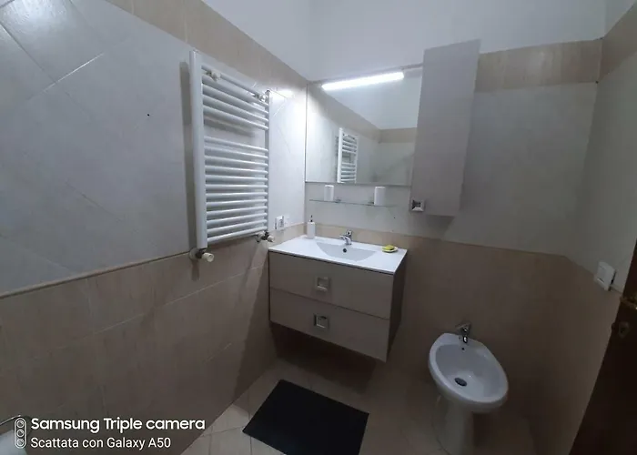 招待所 Hillary E Vale